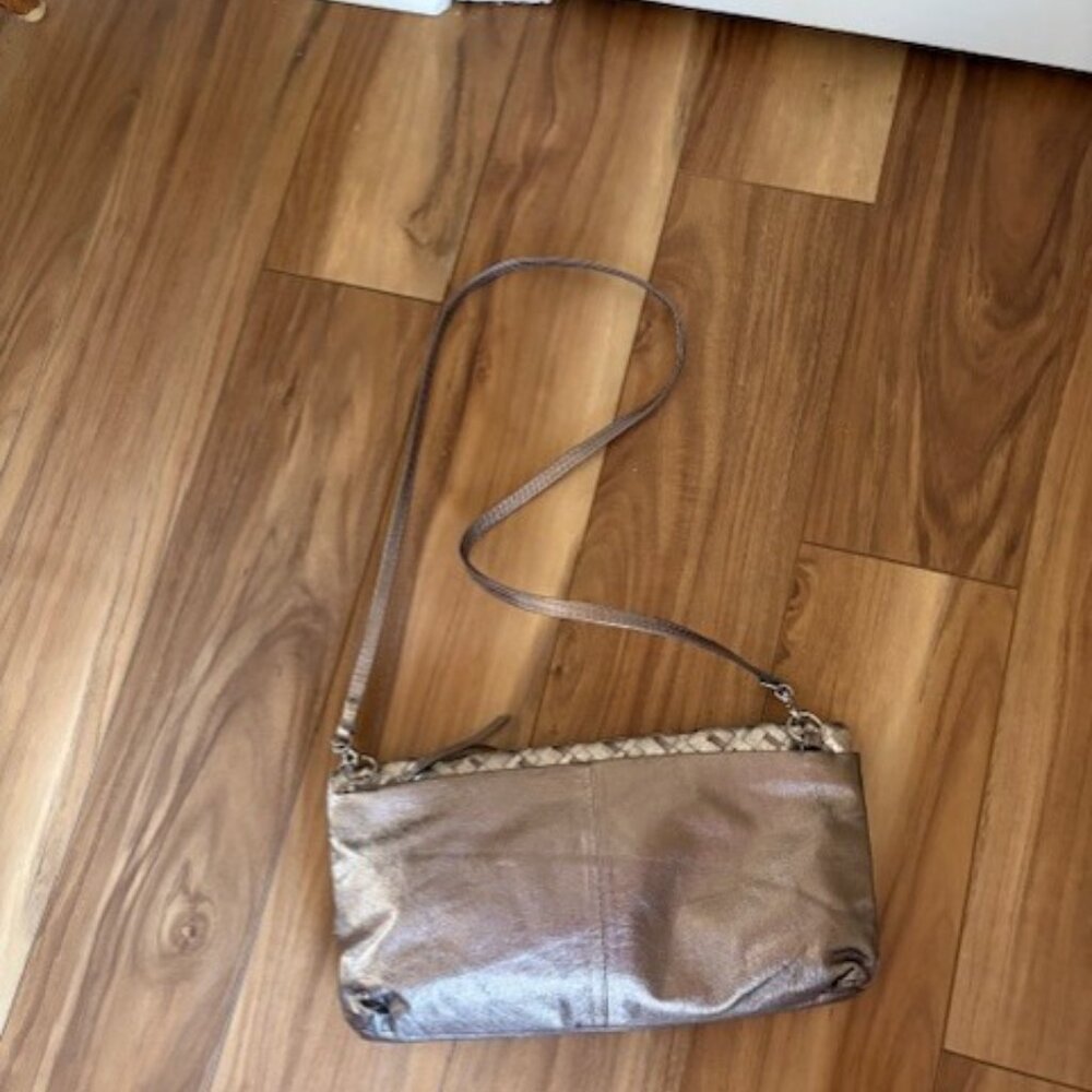 Elliott Lucca Tri-tone Silver Metallic Crossbody / Clutch Purse - Picture 3 of 5